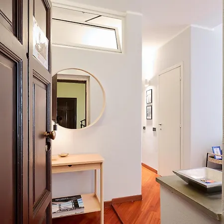 Xenia - Intimate 10 Min From Duomo Apartment